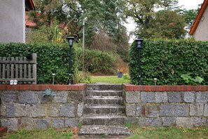 Property grounds - Apartment 'Vacations In The Uckermark' with Private Terrace, Private Garden and Wi-Fi (Oberuckersee)