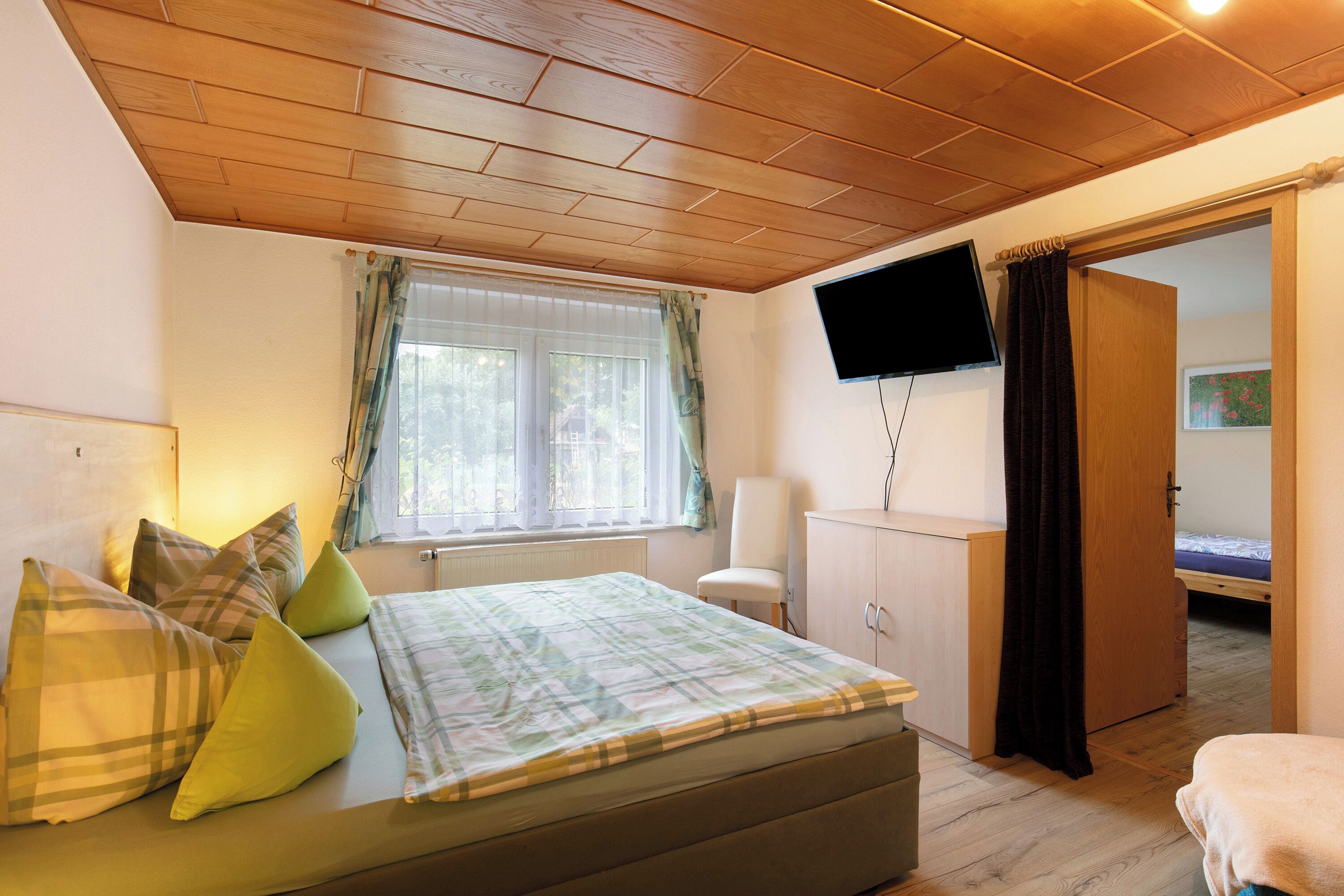 3 bedrooms, free WiFi, bed sheets