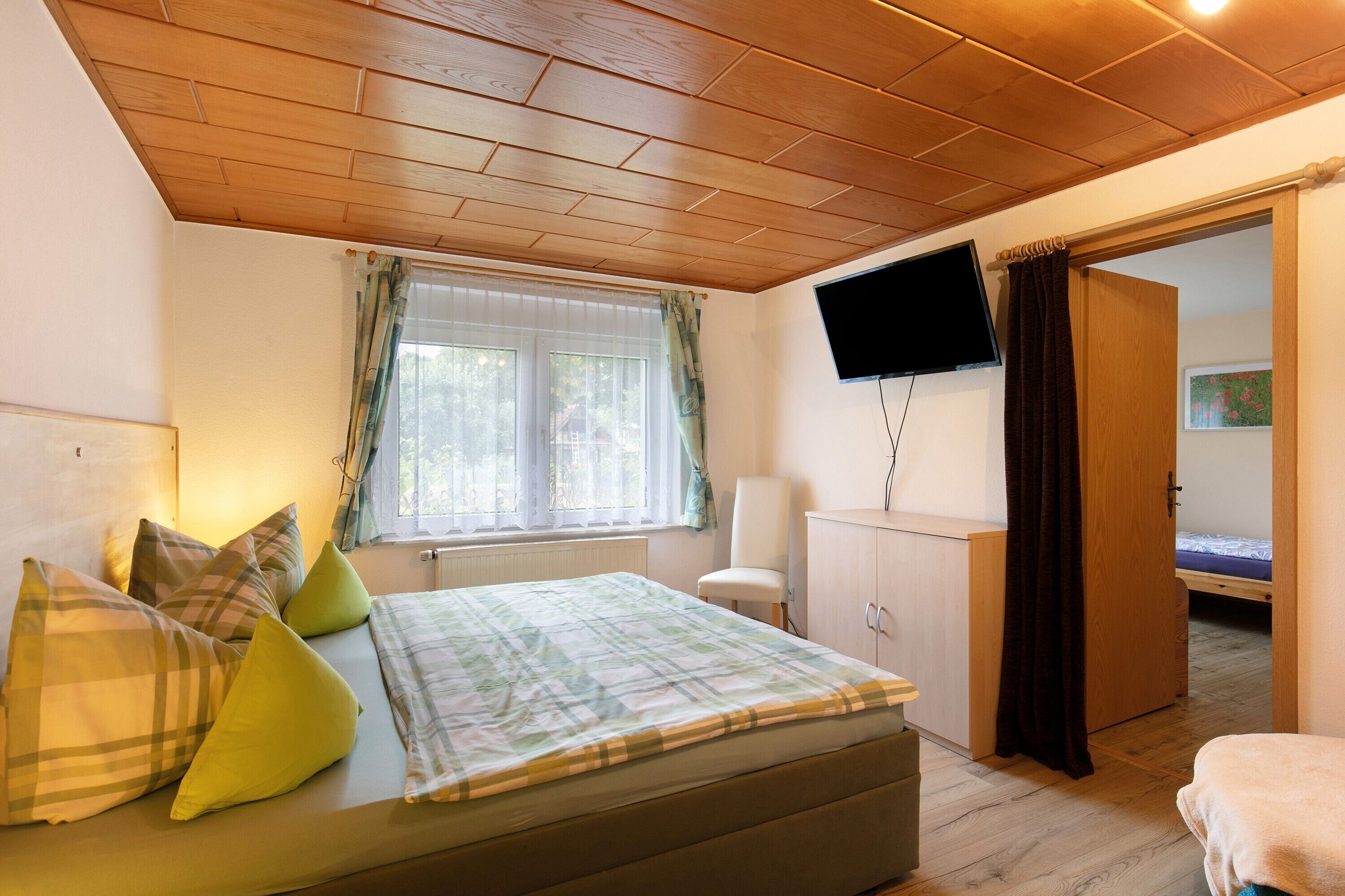 3 bedrooms, free WiFi, bed sheets