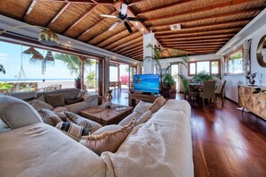TV - Villa Bali sea view (Puerto del Carmen)