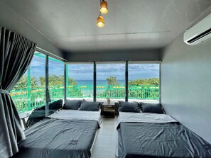 Quadruple Room | Individually furnished, desk, soundproofing, free WiFi - San Hô Homestay (Phu Cat)