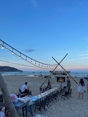 On the beach, white sand - San Hô Homestay (Phu Cat)