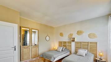 2 bedrooms, WiFi, bed sheets