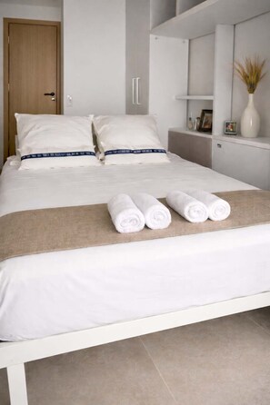 3 chambres, fer et planche à repasser, Wi-Fi, draps fournis