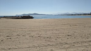 On the beach - Marina Smir - Bright Apartment - 2-minute walk from the beach (Marina Smir)