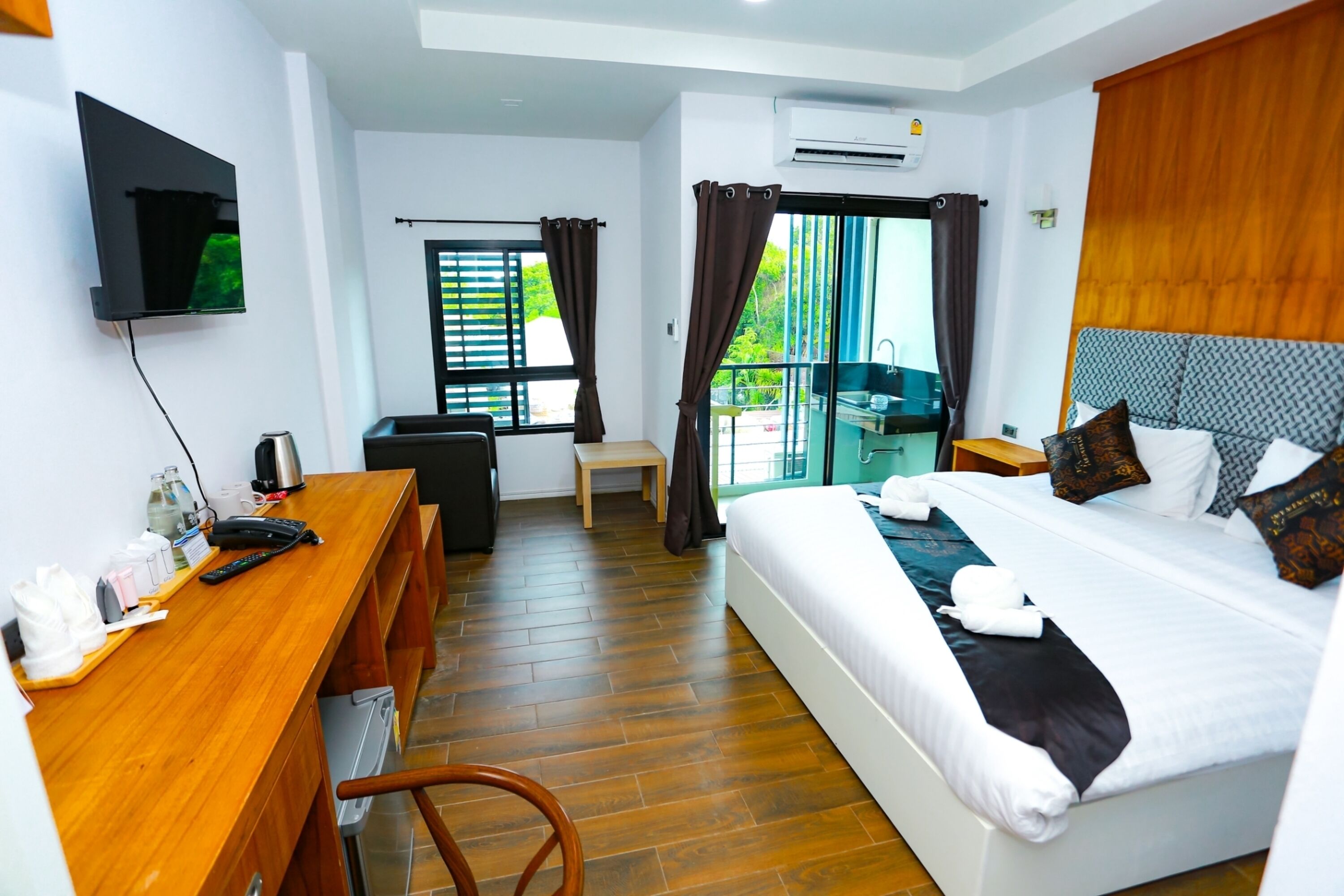 Standard Room, 1 King Bed, City View | Free WiFi