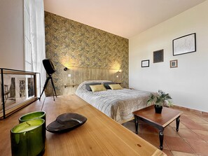 2 bedrooms, WiFi, bed sheets - Maison Oléa - "Les Pivoines" bed and breakfast overlooking the Vézère valley (Le Bugue)