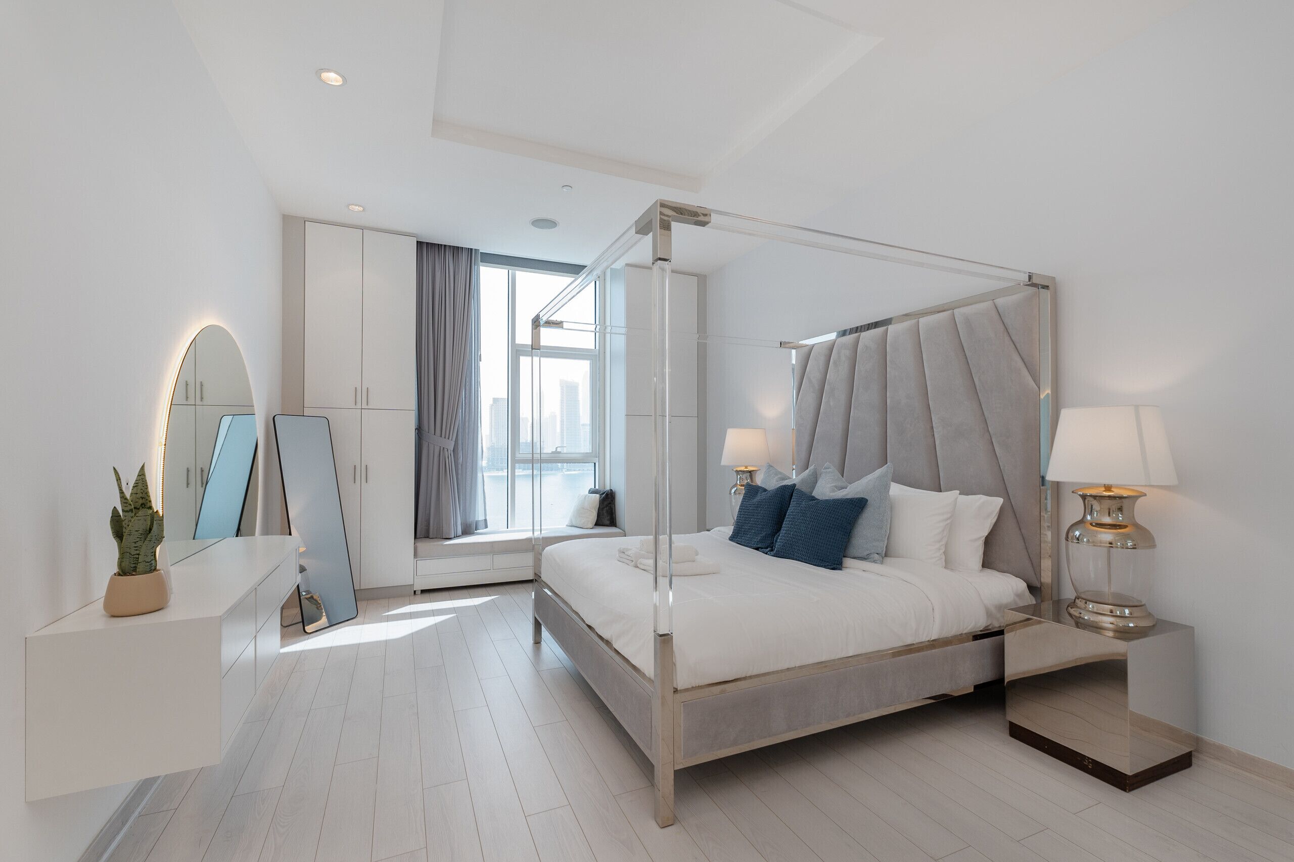 1 chambre, coffres-forts dans les chambres, fer et planche à repasser