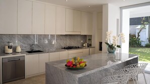 Biệt thự | Bếp riêng | Tủ lạnh, ấm điện, ghế cao cho trẻ em 