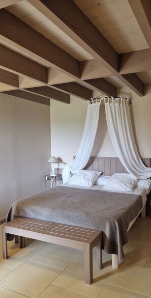 2 makuuhuonetta, silitysrauta/-lauta, Wi-Fi, vuodevaatteet