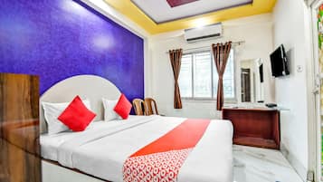 Hypo-allergenic bedding, soundproofing, free WiFi, bed sheets