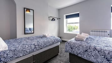 4 bedrooms, iron/ironing board, free WiFi