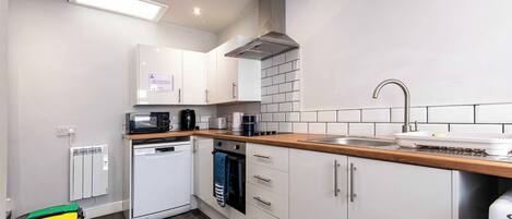 Fridge, microwave, oven, dishwasher