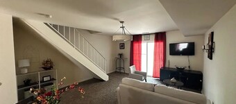 Clean, spacious Condo, Weekly Rental Discounts