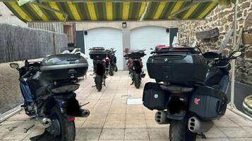 Enceinte de lâhĂ©bergement