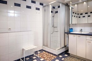 Shower, hair dryer - Rutscherhof Comfortable holiday residence (Breitnau)