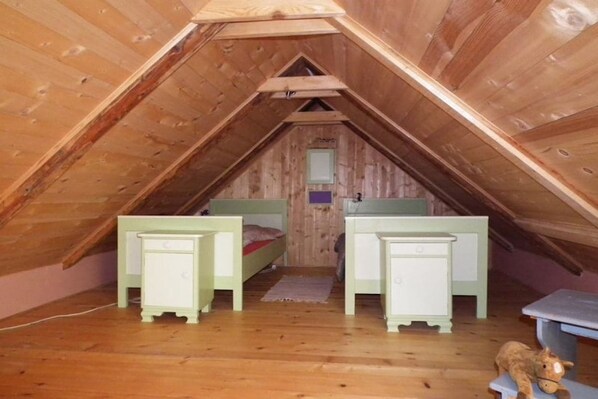 4 Schlafzimmer, Bügeleisen/Bügelbrett, WLAN