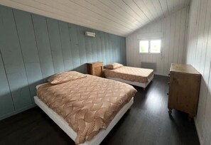 3 bedrooms, iron/ironing board, free WiFi