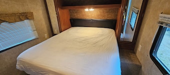 Cozy RV in peaceful Buffalo Narrows with amazing fishing