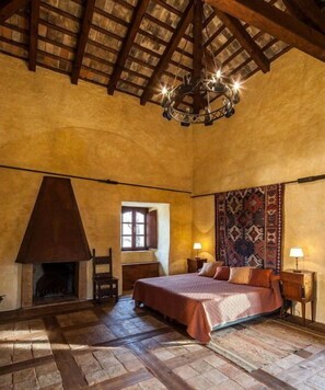 2 habitaciones, tabla de planchar con plancha, internet y ropa de cama 