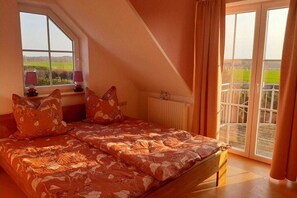 3 bedrooms, free WiFi, bed sheets