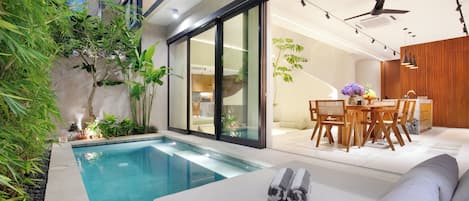 Kolam renang outdoor