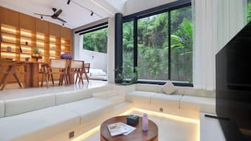 Villa de lujo | Zona de estar | Una televisión LED, Netflix, servicios de streaming