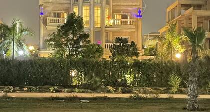 Cozy 2-bedroom apartment in wonderful Giza Governorate with AC, WiFi