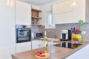 Fridge, microwave, oven, dishwasher