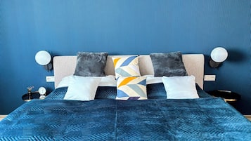 Family Suite, Kitchenette, Golf View | 1 bedroom, laptop workspace, free WiFi