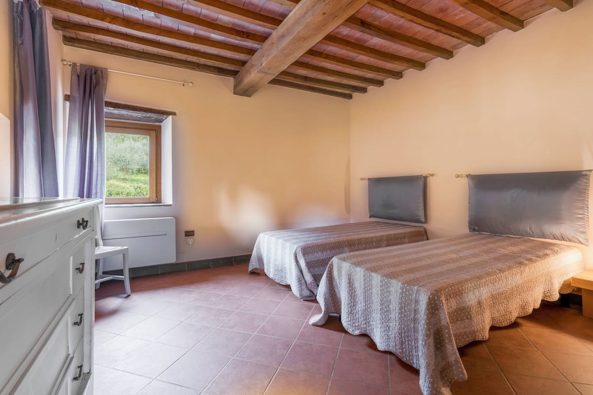 Departamento clásico, balcón, vista a la colina | 5 habitaciones y wifi gratis
