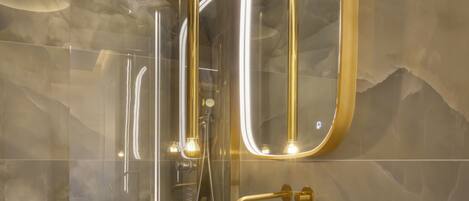 تجهيزات دش، مجففات شعر