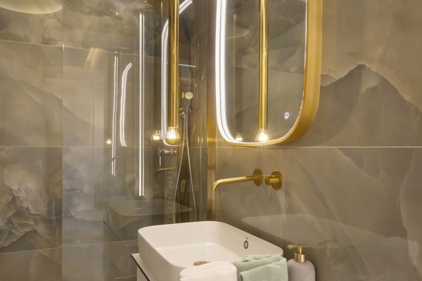 Een douche, een haardroger