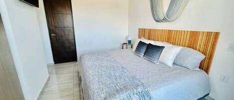 2 bedrooms, desk, iron/ironing board, free WiFi