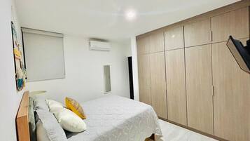 2 Schlafzimmer, Schreibtisch, Bügeleisen/Bügelbrett, kostenloses WLAN