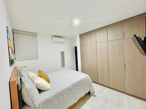 2 bedrooms, desk, iron/ironing board, free WiFi