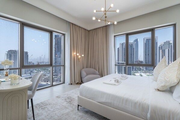 Exclusive Apartment, Balcony, City View