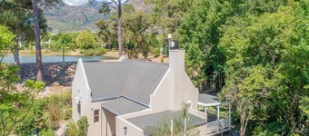 Village Vine & Stream a blissful stay in Franschhoek. Walkable, Private & Serene