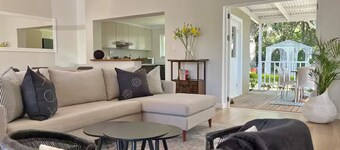 Village Vine & Stream a blissful stay in Franschhoek. Walkable, Private & Serene