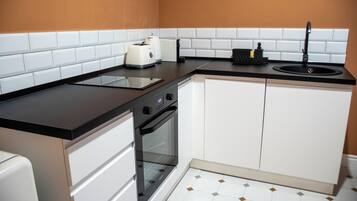 Comfort Apartment | Private kitchen | Fridge, oven, stovetop, dishwasher