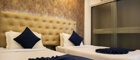 Premier Apartment, Multiple Beds, Non Smoking, Kitchenette | 1 bedroom, blackout drapes, soundproofing, iron/ironing board