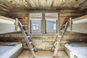4 habitaciones, internet y ropa de cama