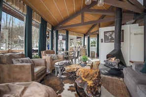 Interior - Cool Tree House with Hot tub  FREE EV charging (Beech Mountain)