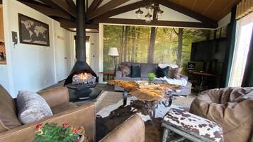 TV, fireplace, offices