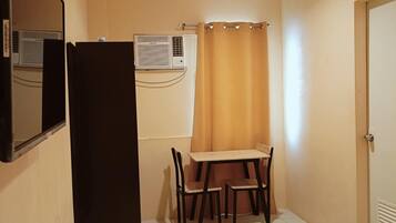 Standard Twin Room, Garden View | Hypo-allergenic bedding, individually furnished, desk, free WiFi