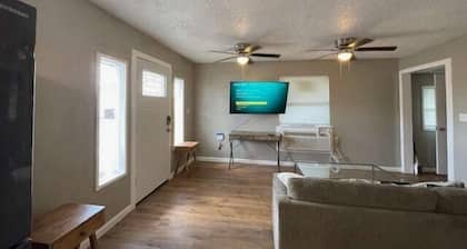 One Bed 1 Bath with Full Kitchen near Fort Sill