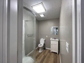 Shower, towels