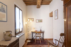 Interior - Sant'Eugenia apartment with parking (Siena)