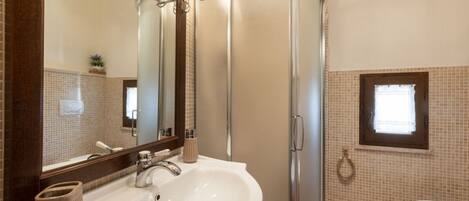 Shower, hair dryer, bidet, shampoo