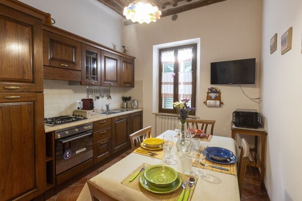 Refrigerador, horno, parrilla de estufa y lavavajillas